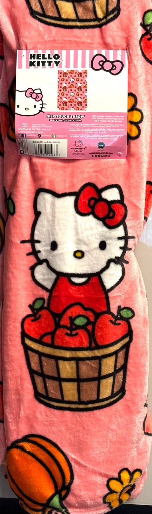 New pink fall Hello Kitty 50x70 apple picking throw blanket