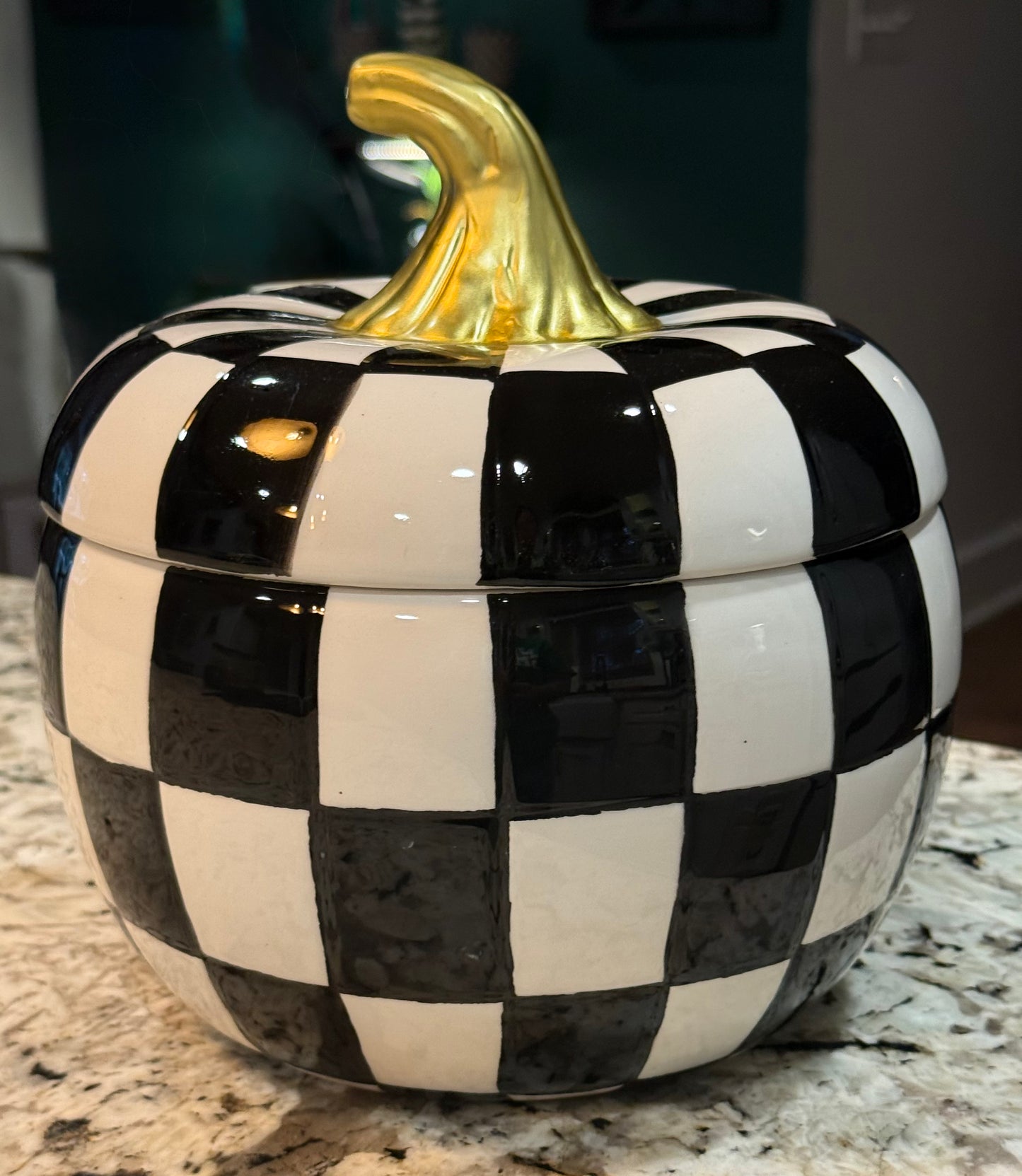 New ceramic Becky Owen’s 8x8 black and white checkered pumpkin cookie jar storage canister