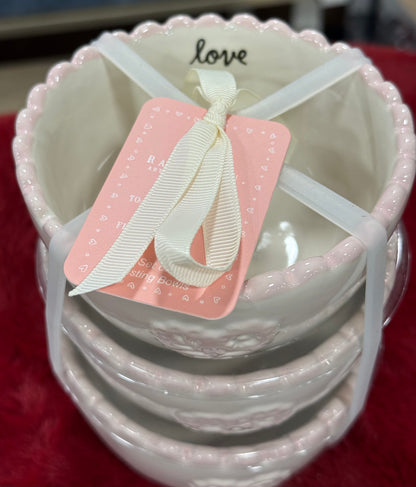New Rae Dunn 3-piece ceramic scalloped cocktail bowl set with heart motif