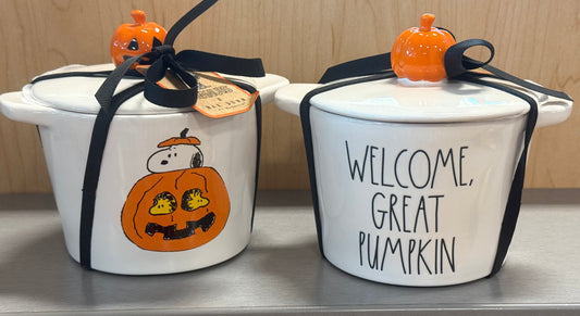 New Rae Dunn x Peanuts Snoopy ceramic baking dish WELCOME GREAT PUMPKIN