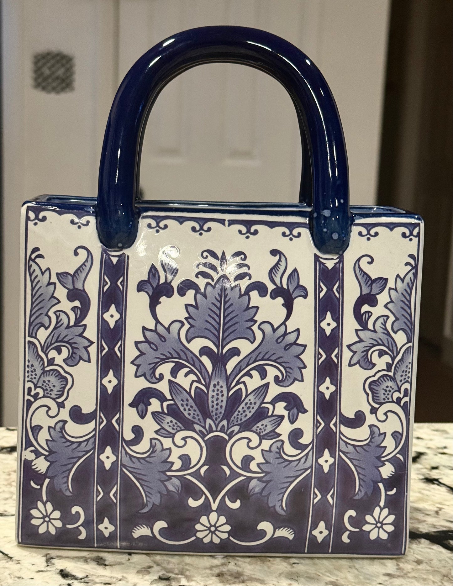 New Blue and white ceramic toile handbag vase